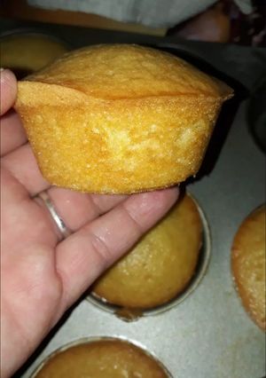 Una foto de Muffins de vainilla y mandarina !!🍊🥞🥧