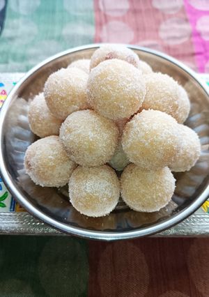 A picture of Fresh Coconut Laddoo. (Basant Panchmi Special).