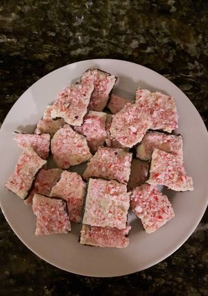 A picture of Peppermint Bark.