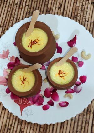 কেশর শাহী ফিরনি (kesar shahi phirni recipe in Bengali) রেসিপির প্রধান ছবি