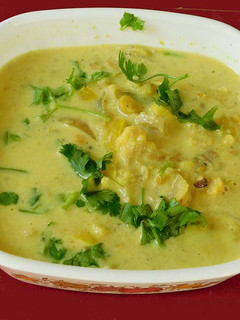 காலிஃப்ளவர் கடலை பருப்பு பால் கூட்டு (Cauliflower kadalaiparuppu paal kootu recipe in tamil) செய்முறை முக்கிய புகைப்படம்