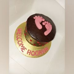 Tiny Feet on Cake ❤️ A picture of Tiny Feet on Cake ❤️.