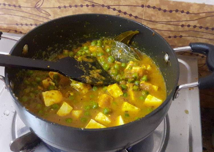 Matar paneer