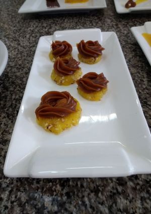 Una foto de Yemas confitadas