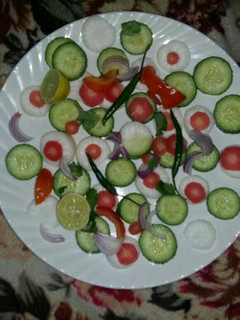 रेगुलर सलाद (Regular salad recipe in hindi) रेसिपी मुख्य फोटो