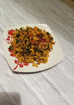 A picture of Fried pasta.