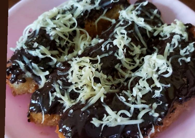 Pisang Krispi Cokelat Keju