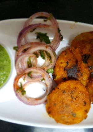 A picture of Chatpati Aloo Tikki.