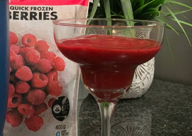 Step-by-Step Guide to Prepare Homemade Simple Raspberry Smoothie
