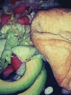 Una foto de HU3RAz♡ Ensalada Sencilla