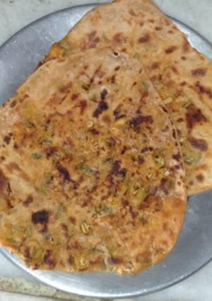 દેશી પરોઠા (Desi Paratha Recipe In Gujarati) રેસીપી મુખ્ય ફોટો