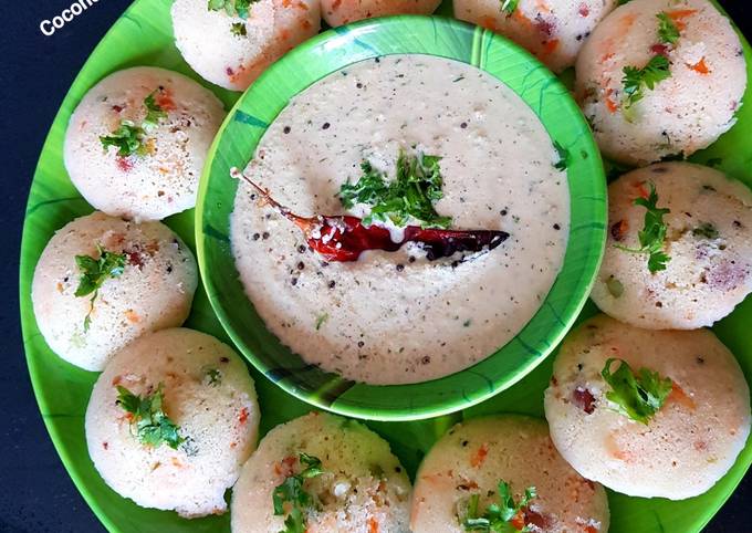 Carrot Green Peas Rava Idli with Coconut Chutney