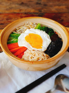 Hình của món Cơm trộn hàn quốc chay.