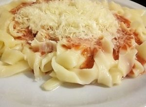 Una foto de Tallarines cortados a cuchillo sin gluten 🍝