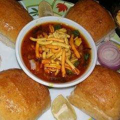 Spicy missal pav A picture of Spicy missal pav.