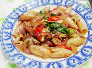 塔香洋蔥炒小卷 的食譜成品照片