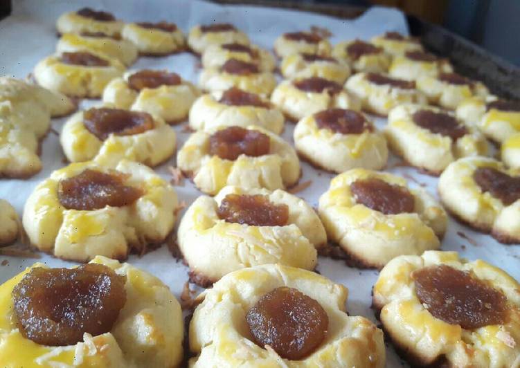 How to Make Delicious Nastar thumbprint