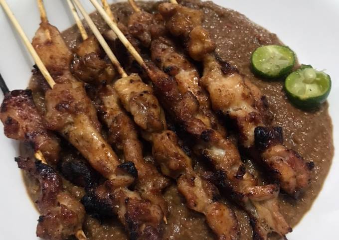 Bagaimana mengolah Sate Ayam Bumbu Kacang Anti Gagal