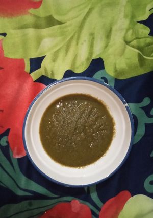 A picture of Hari chutney garlic ki.