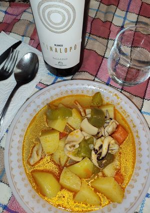 Foto principal de Guisado de sepia con patatas