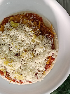વેજ પીઝા (Veg. Pizza Recipe In Gujarati) રેસીપી મુખ્ય ફોટો