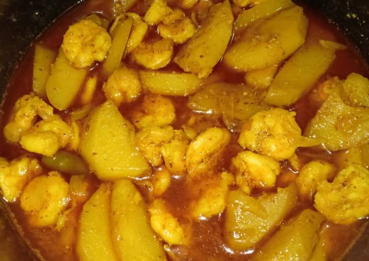 Potatoes and prawn curry