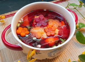 Hình của món Canh củ dền, su hào, cà rốt nấu giò sống.