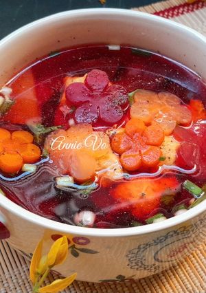 Hình của món Canh củ dền, su hào, cà rốt nấu giò sống.