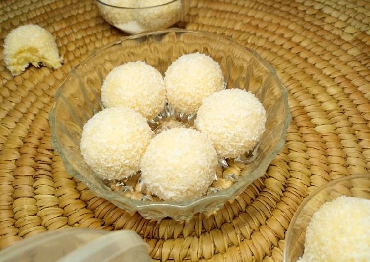 Coconut Laddoo