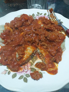 Una foto de Todo casero! Sorrentinos de pollo y espinaca con salsa bolognesa