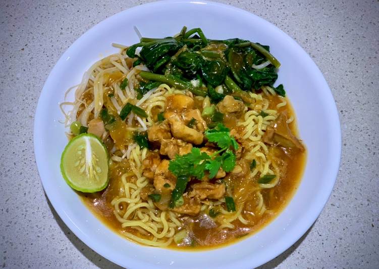 Mie Kangkung Ayam