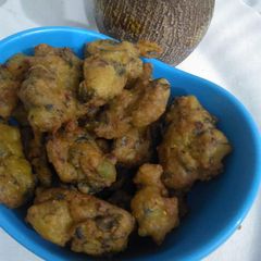 A picture of Evening Tea With Mix Veg Pakora.