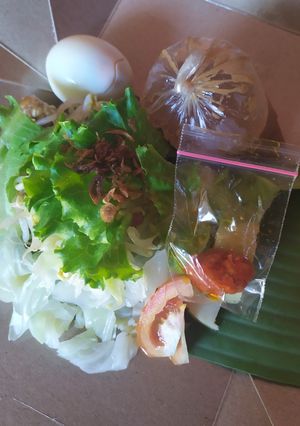 Foto resep Mixed vegetables with the peanut sauce (gado-gado versi Surabaya)