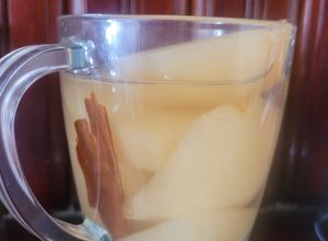 Una foto de Manzanas cocidas con canela fácil