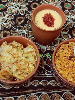 તુવેરદાળ ખીચડી - આચરી કઢી (Tuverdal khichadi-Aachari kadhhi recipe in Gujarati) (Jain) રેસીપી મુખ્ય ફોટો