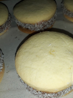 Una foto de Alfajores de Maicena y Harina de Arroz Sin TACC!!!