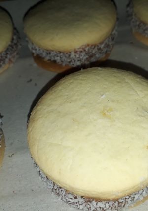 Una foto de Alfajores de Maicena y Harina de Arroz Sin TACC!!!