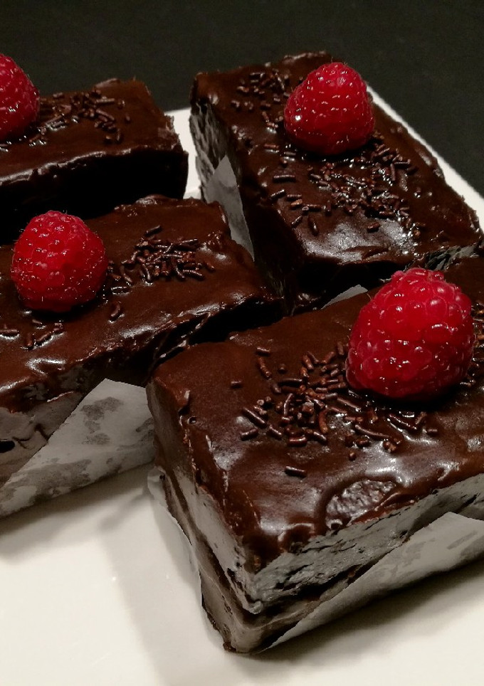 Una foto de Pastelitos de limón con chocolate 🍫 🍋