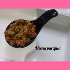 A picture of Kaale chane with akhrot gravy.