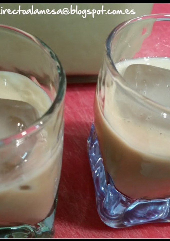 Una foto de Baileys o crema de whisky