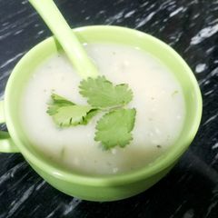 A picture of Cauliflower almond soup.