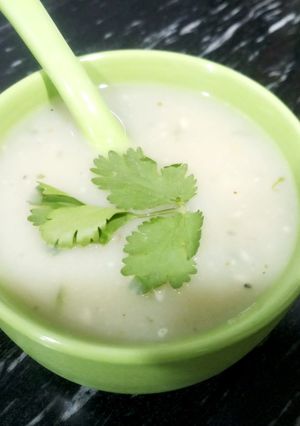 A picture of Cauliflower almond soup.