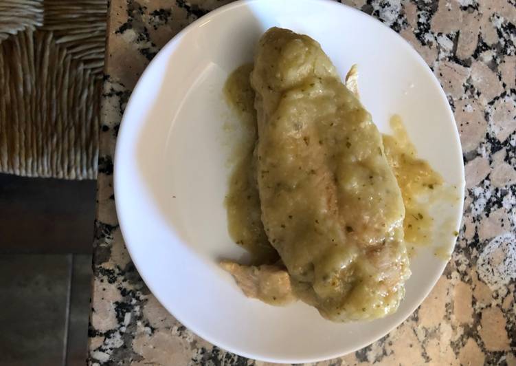 Pechuga de pollo en salsa de cebolla