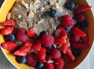Une photo de Bowl pudding de chia au lait d’amande & fruits rouges