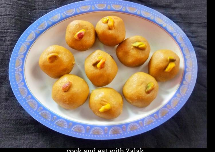 How to Make Quick Besan ladoo
