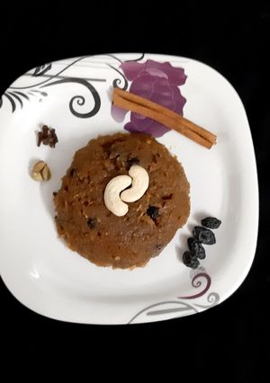 એપ્પલ સિનેમોન હલવા (Apple cinnamon halwa recipe in english) રેસીપી મુખ્ય ફોટો