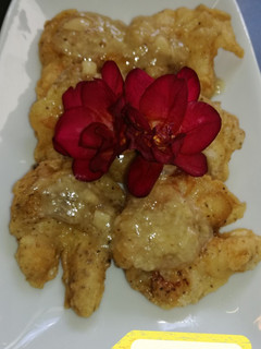 Una foto de Kokotxas de bacalao con salsa Santurce