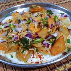 A picture of Aloo Chat.