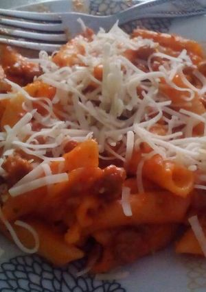 Una foto de Macarrones con salsa de ternera