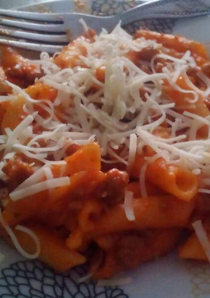 Una foto de Macarrones con salsa de ternera